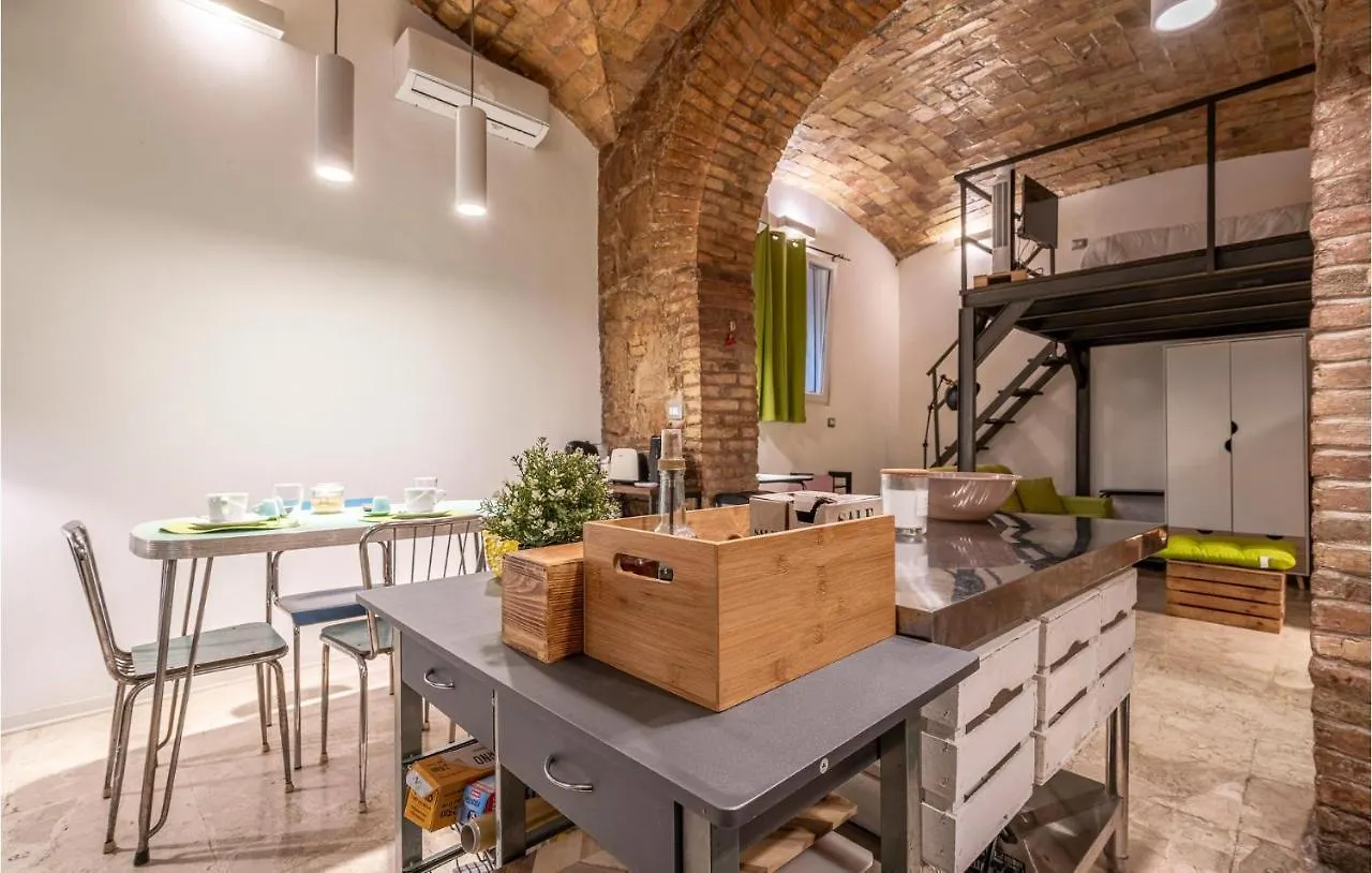 Amazing Apartment In Roma With Kitchenette