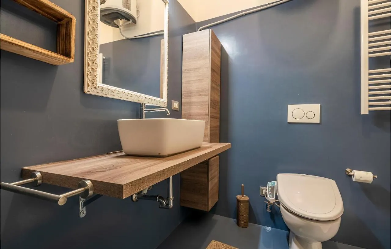 Amazing Apartment In Roma With Kitchenette