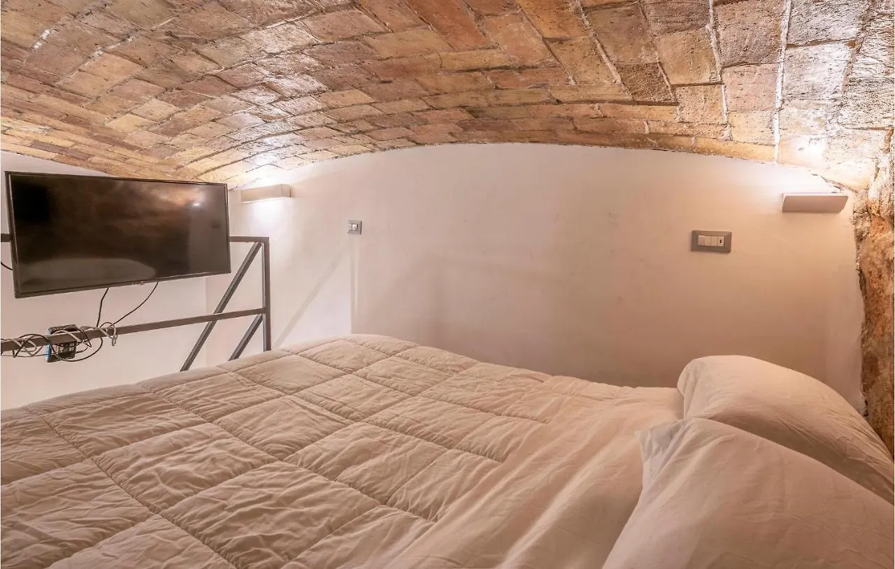 Amazing Apartment In Roma With Kitchenette